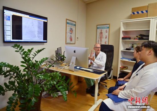 10��17���������L����������(��һ)�������t(y��)���������g(sh��)��(j��ng)������� �z