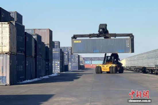 12��11�������֬q���������ˆT�ڬq���F·�ڰ��M(j��n)�м��b����b�������� �z