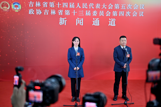 1��26���������f(xi��)����ʡ��ʮ����ί�T�����ĴΕ��hί�Tͨ���ϣ��u�B��(��һ)�ش�ӛ���ᆖ�� ���� �z