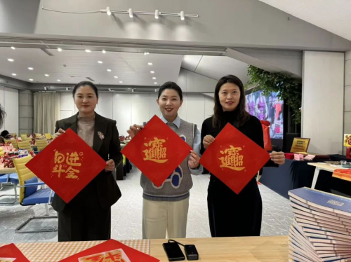 �쁆��(��һ)���O�(�Ҷ�)���(d��ng)�F(xi��n)��(ch��ng)��Ӱ