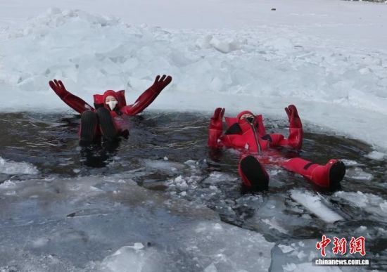 2��5��������ʡ�L������һ헪��صı����Ŀ���������ο�ǰ���w����ڇ�������������c��������Ŀ�ļtɫ�����b������ȻƯ���ڱ���֮�������܄e�µı�ѩ��Ȥ�������� �z