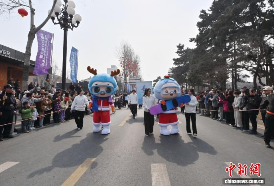 3��21�����L(zh��ng)��2027��33�������W(xu��)�������\(y��n)��(d��ng)��(hu��)�������ڼ����L(zh��ng)���c��Ҋ(ji��n)������������ӛ�� ���� �z