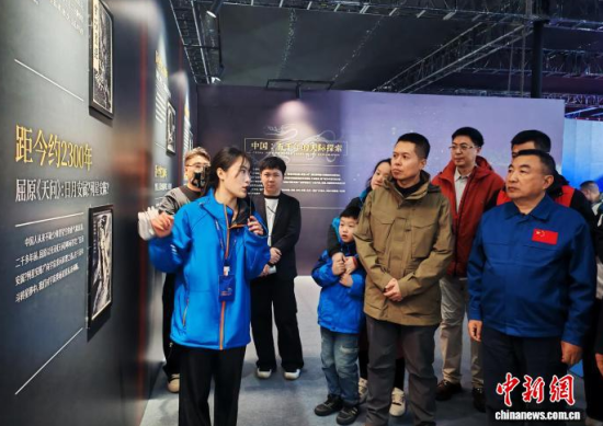 3��22�����L�������Ļ����_Ļ���ǽ�(ǰ����һ)��������(ǰ���Ҷ�)�c����һͬ���^���w�S�n񷡱���պ������}չ������� �z