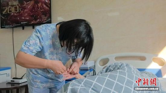 ���������ڽo���˼�ָ����ʯ���� �z